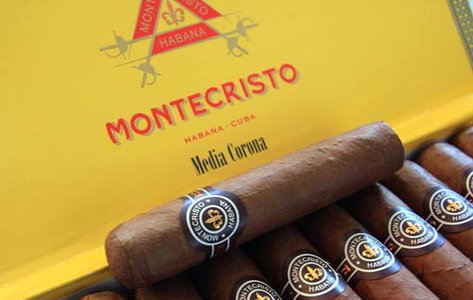 MONTECRISTO MEDIA CORONA, CIGAR OF THE MONTH FOR NOVEMBER 2016